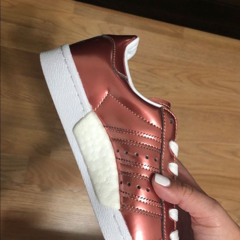 BNIB Adidas superstar copper/white size 5 $45 - Picture 5 of 6